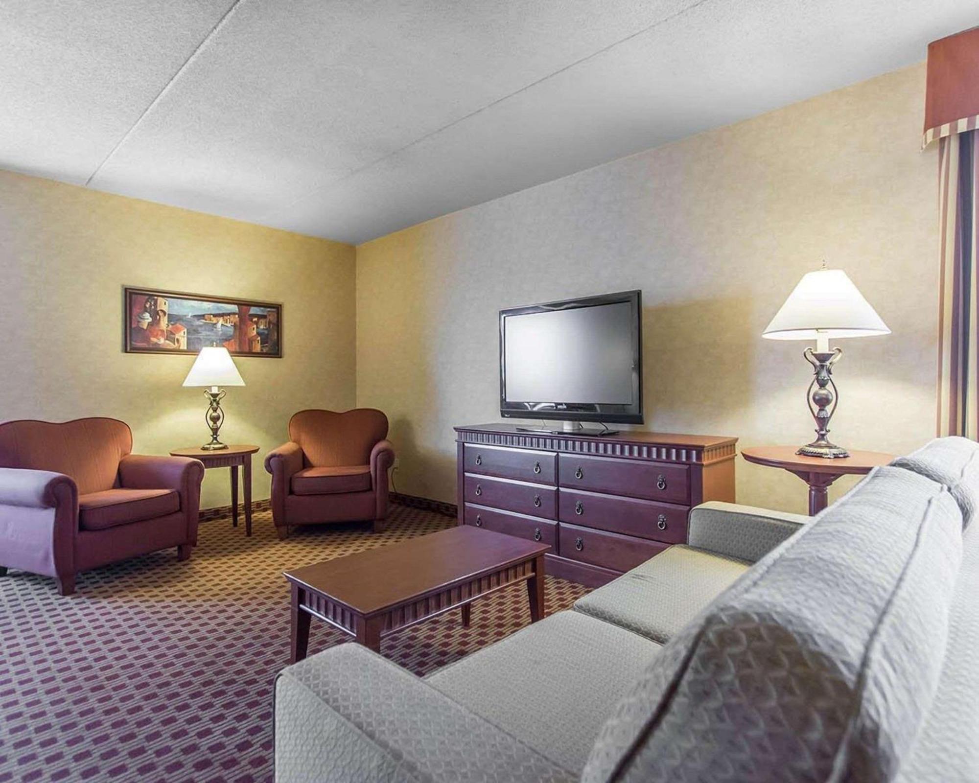 Quality Inn & Suites Bay Front Sault Ste. Marie Ngoại thất bức ảnh