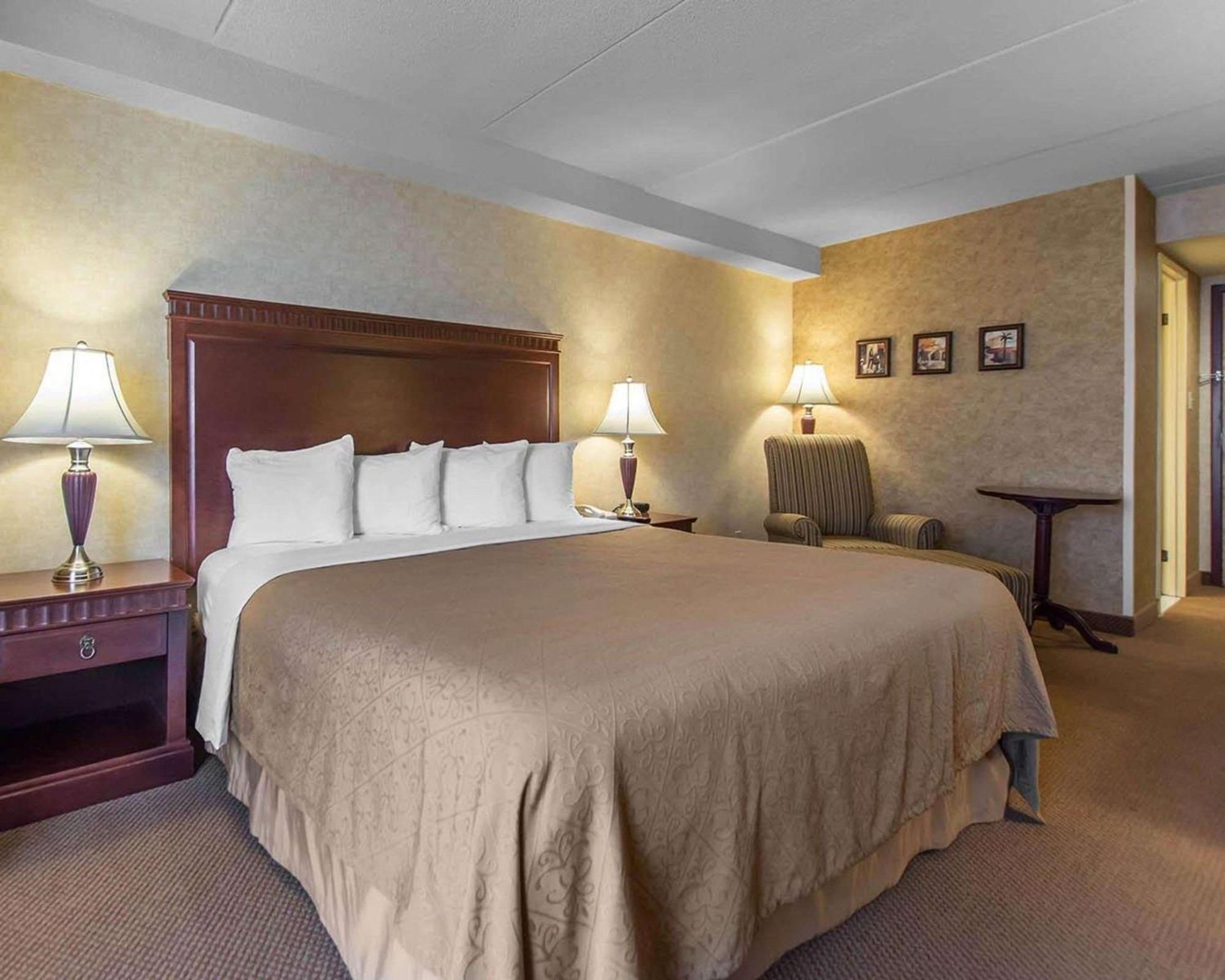 Quality Inn & Suites Bay Front Sault Ste. Marie Ngoại thất bức ảnh