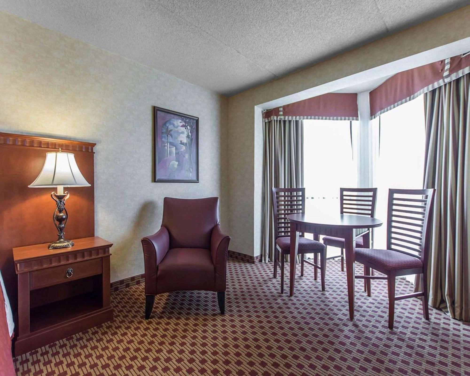 Quality Inn & Suites Bay Front Sault Ste. Marie Ngoại thất bức ảnh