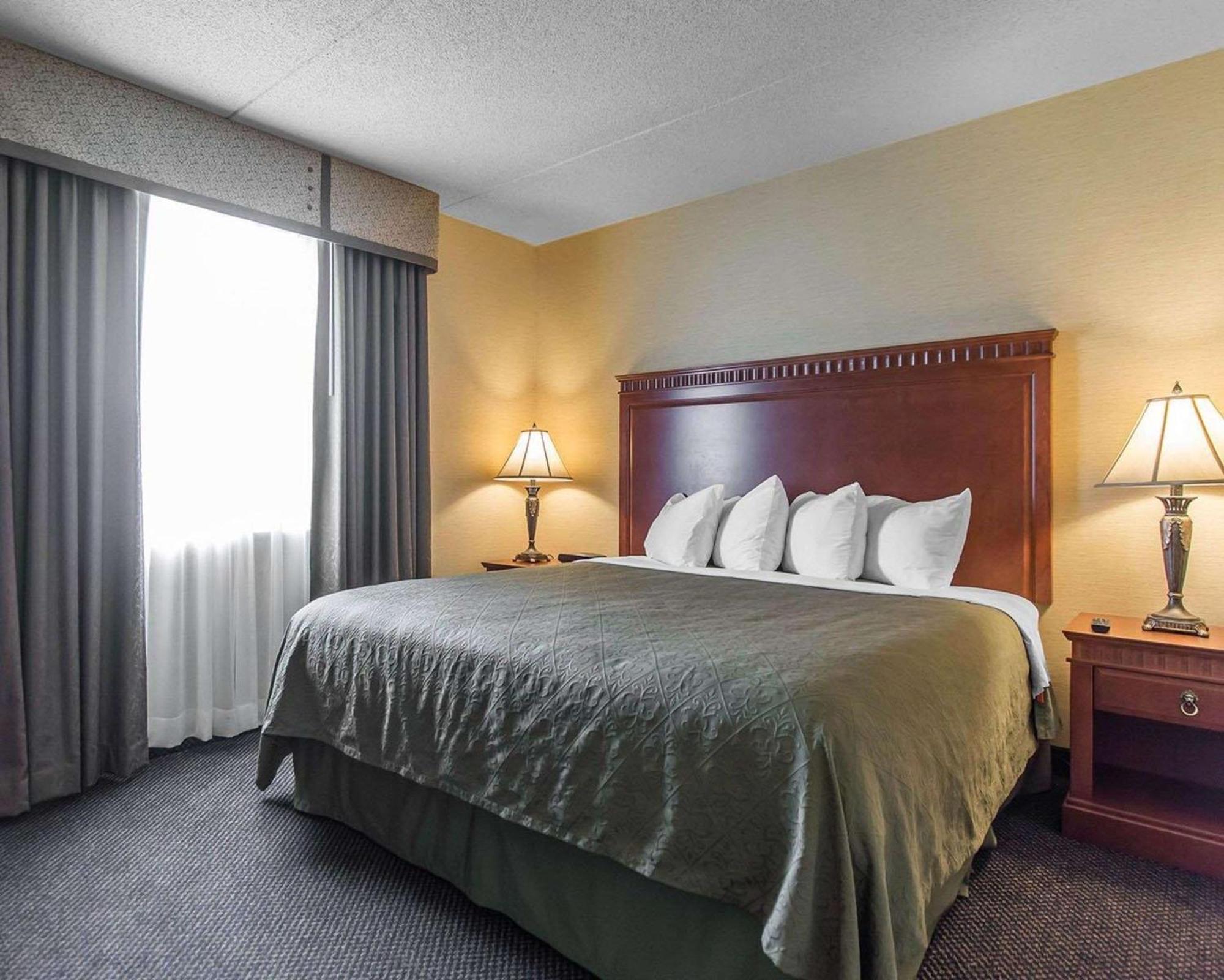 Quality Inn & Suites Bay Front Sault Ste. Marie Ngoại thất bức ảnh